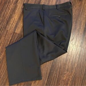 IZOD Perform Men’s Black Straight Leg Dress Trouser. 40X32
